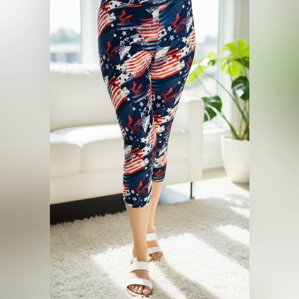OS/TC NEW Women American Flag Capri Leggings